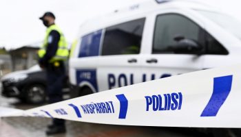 Alaik Inen Sai Puukosta Vatsaansa Poliisi Tavoitti Kaikki Ep Illyt