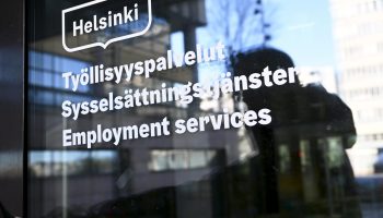 Suomen työllisyys laski maaliskuussa – ”Talouden suunnan voi odottaa kääntyvän aikaisintaan vuoden lopulla”
