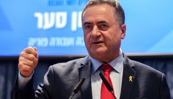 Israelin puolustusministeri: Iranin korkeimman johtajan olemassaoloa ei